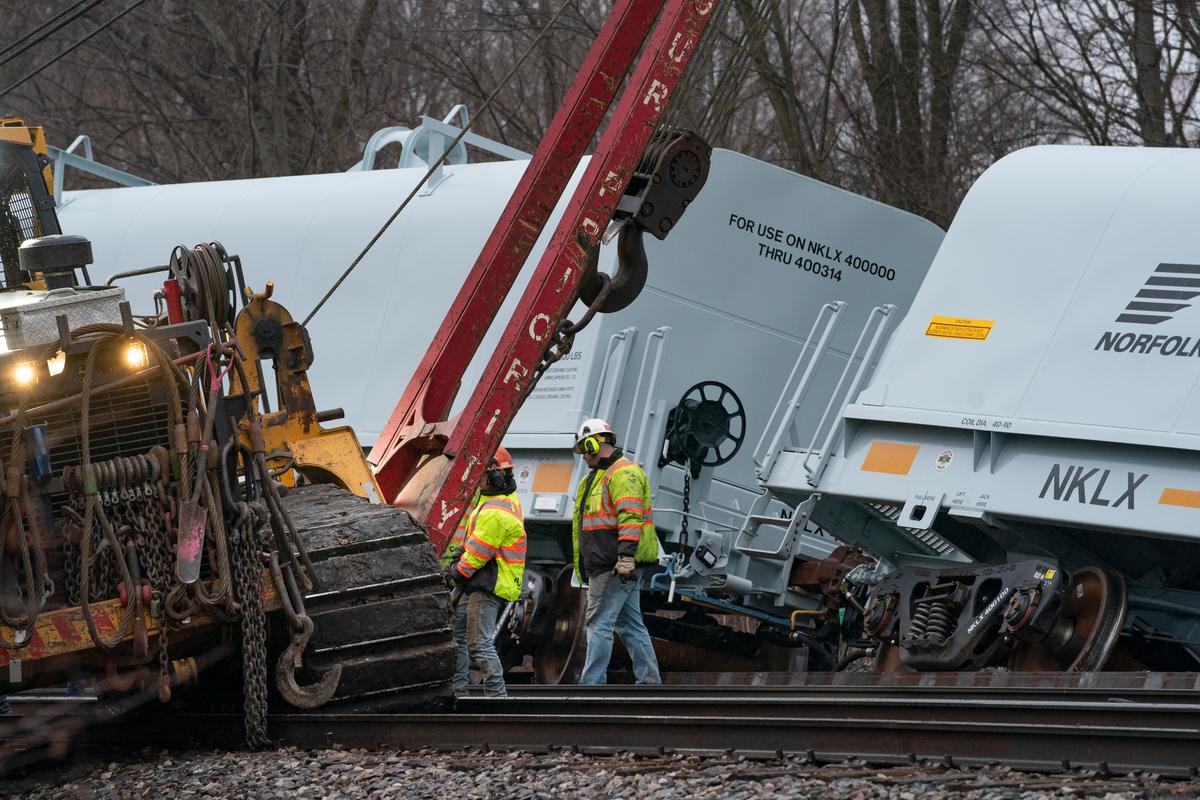 2 Train Derailments Have Similar Risks, Different Outcomes