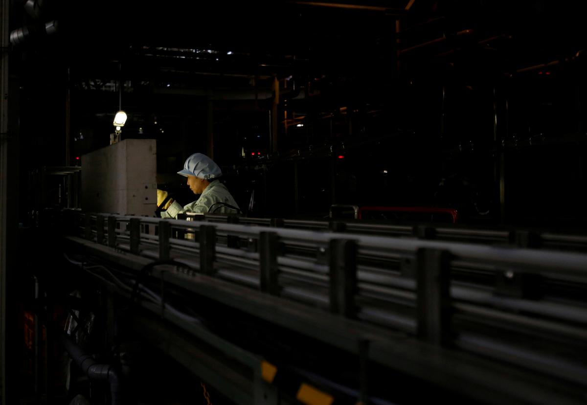 Japan’s Factory Activity Shrinks at Fastest Pace in 2–1/2 Years: PMI
