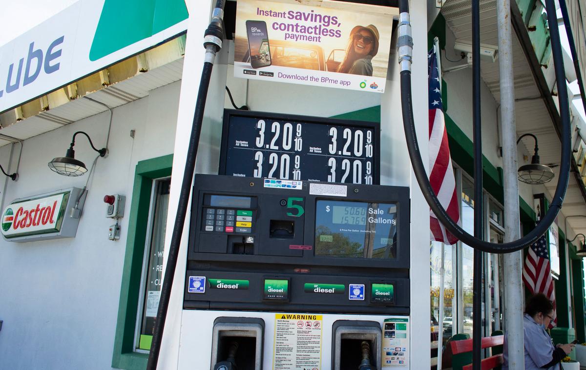 Gas Prices Drop in NJ, Around Nation as Crude Prices Decline