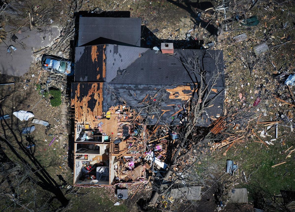 At Least 26 Dead After Tornadoes Rake US Midwest, South