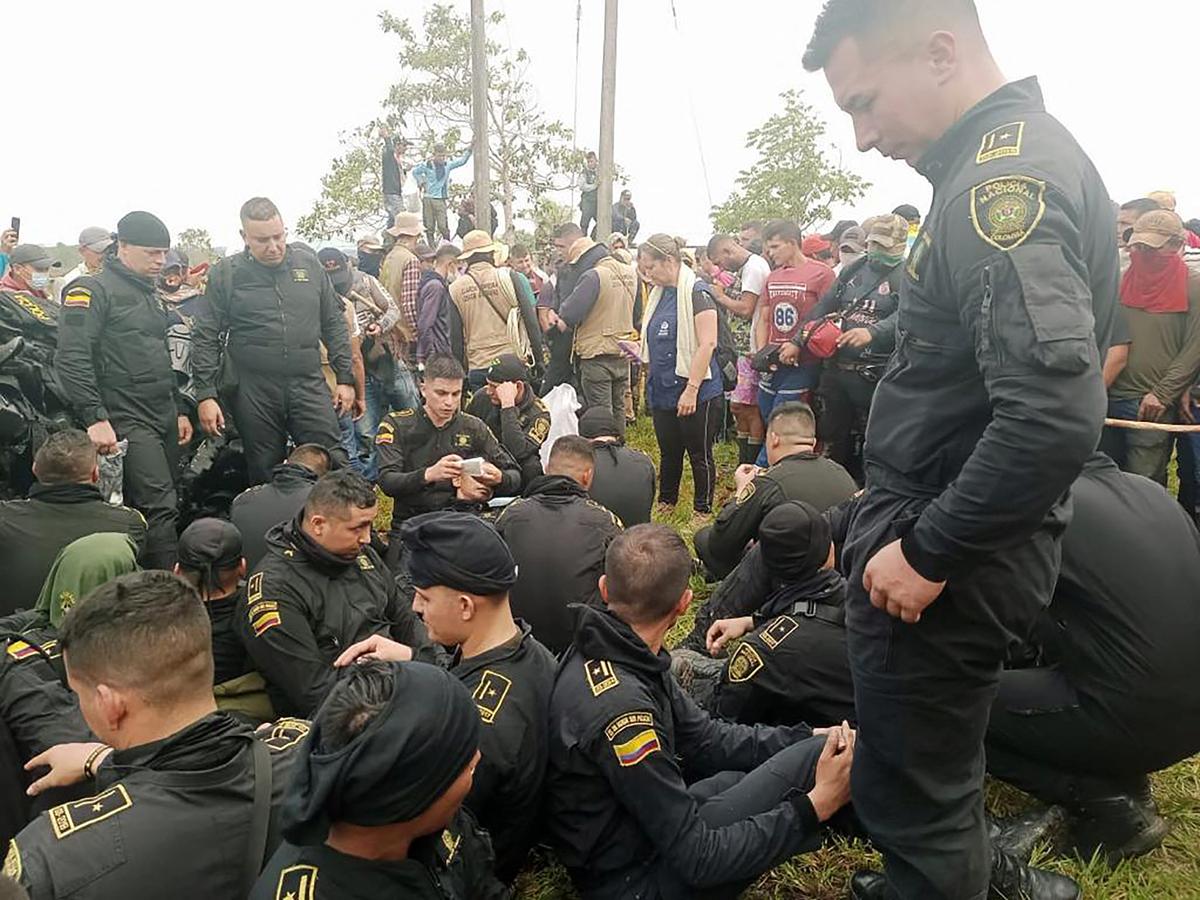 2 Dead, Dozens of Police Held Hostage in Colombia in Protest Against Oil Company