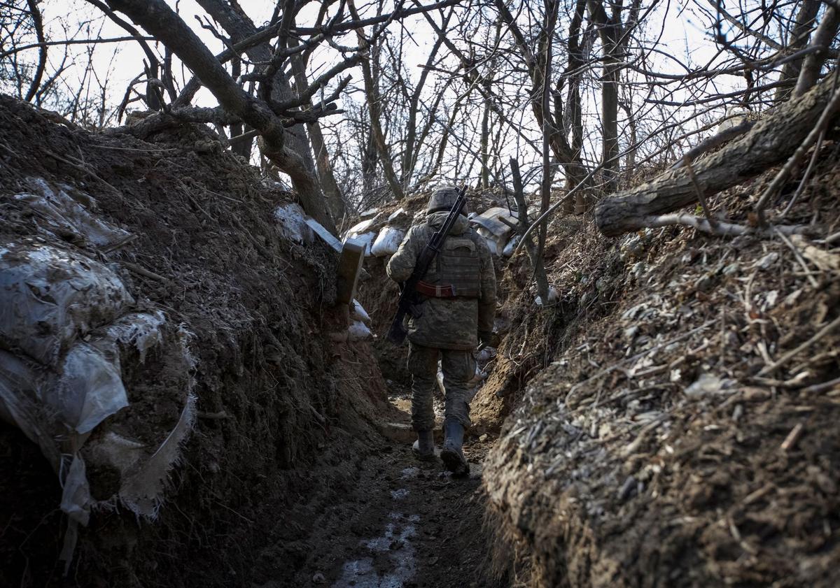 Russia Close to Encircling Ukraine’s Bakhmut After Months of Fighting