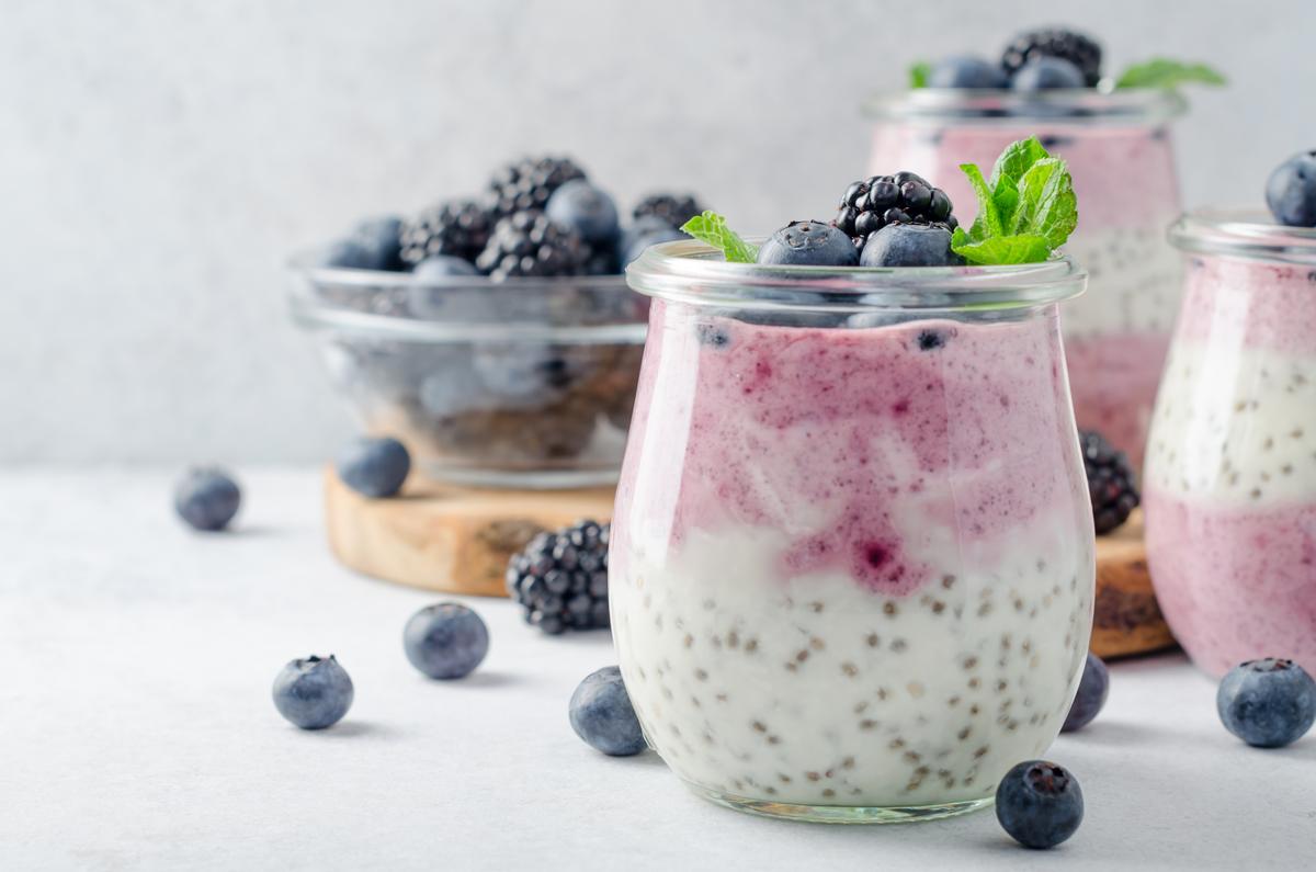 Blackberry and Blueberry Chia Pudding (Recipe)