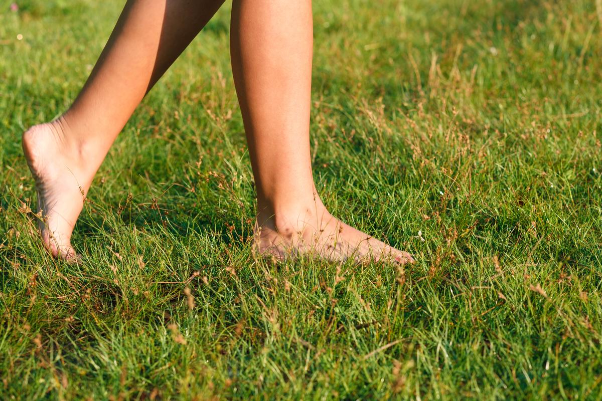 Study: Earthing May Have Therapeutic Effect on COVID-19
