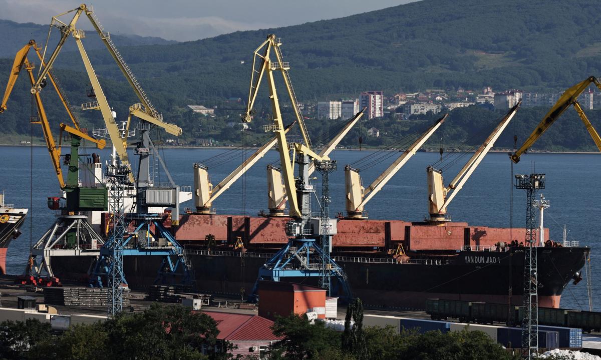 Oil Rises for 2nd Day as Banking Fears Ease for Now