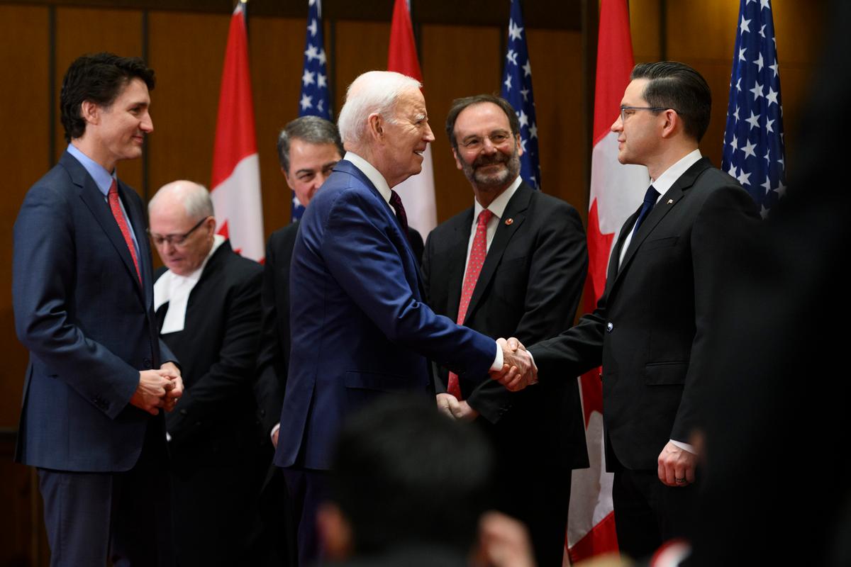 Poilievre Meets With Biden, Raises Vaccine Requirement Issue for Canadians Visiting US
