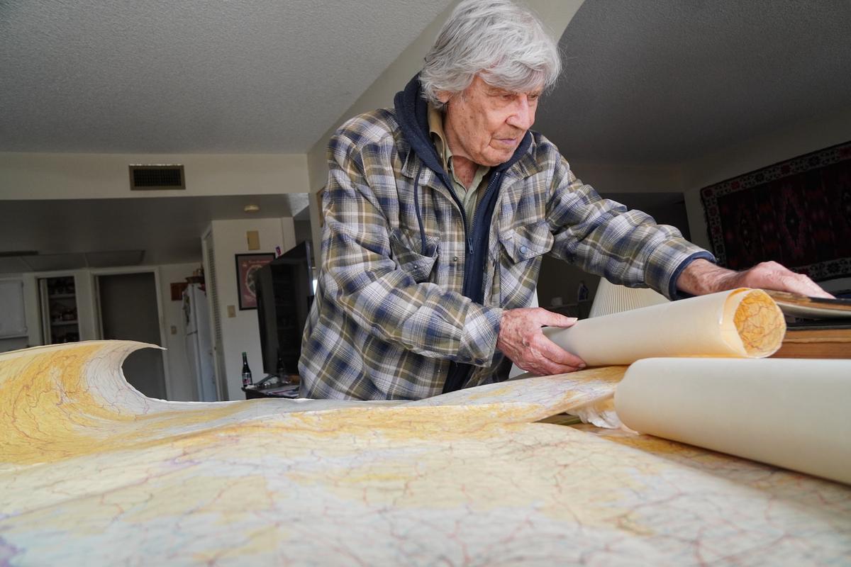 At 91, Ukrainian American Sees Ominous Similarities Between WWII and Russian Invasion of His Birthplace