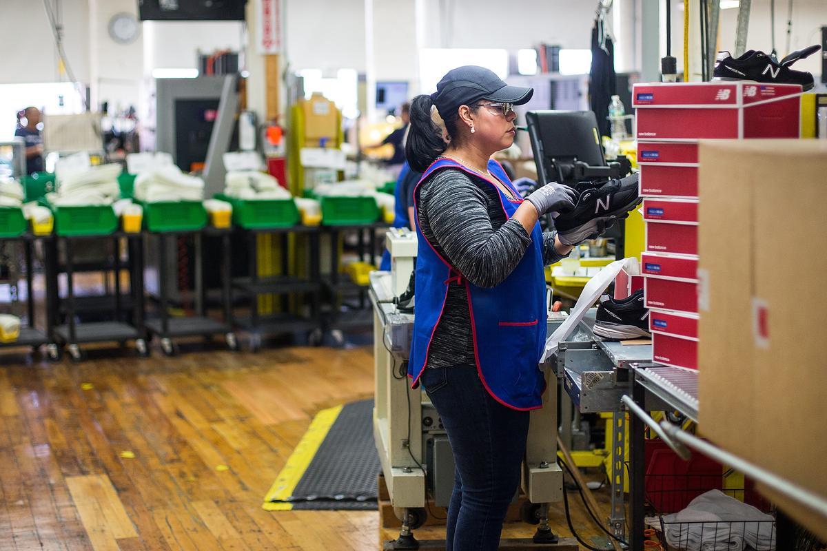 Productivity Slows to a Crawl as Recession Sets In