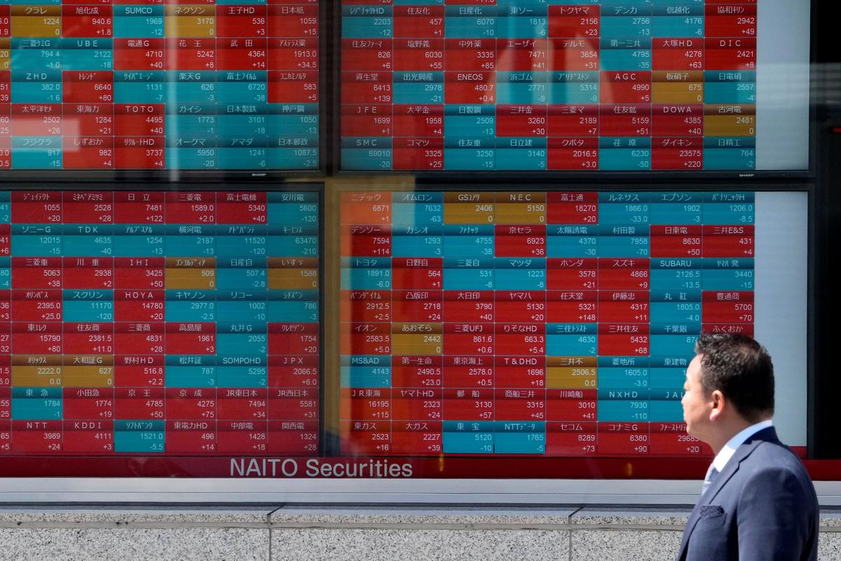 Asian Stocks Rise Ahead of US Job Market Update