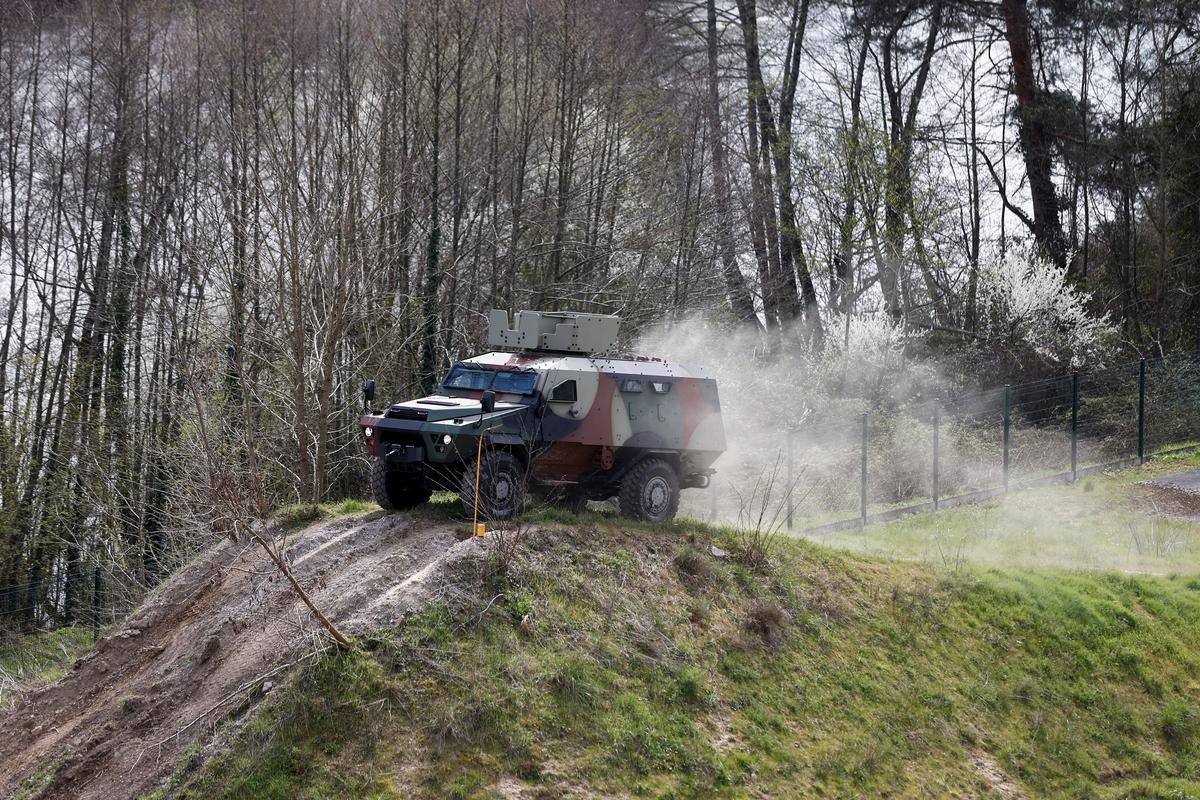 High-Tech French Army Truck Maker Sees Demand for Low-Tech Artillery Components