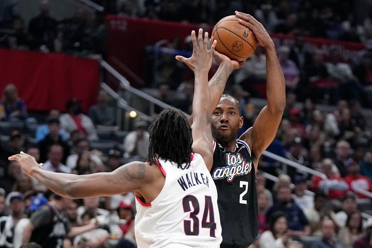 Clippers Beat Blazers to Bolster Hopes of Avoiding Play-In