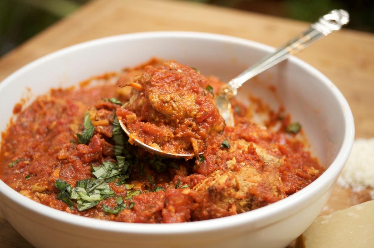 Chicken Meatballs With Zesty Tomato Sauce Is a Weekday Favorite