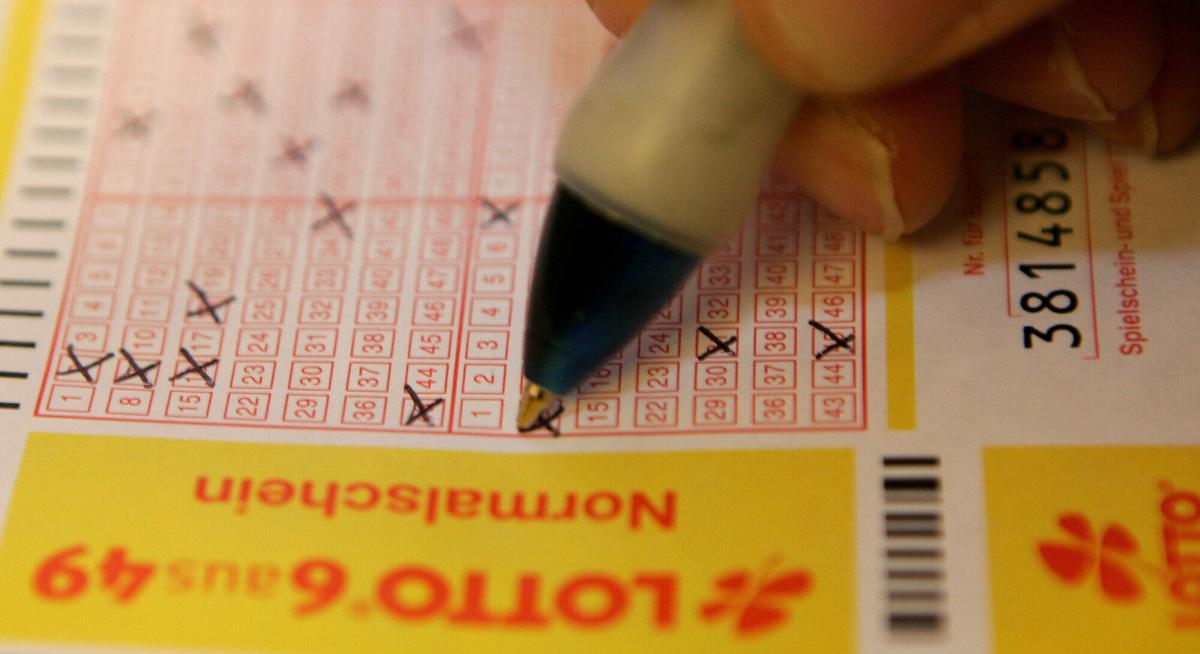 No April Fool: Retired Iowa Mechanic Wins $40 Million Lotto Jackpot