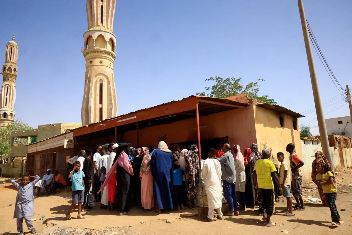 Foreign States Start Evacuations From Sudan as Battle Rages