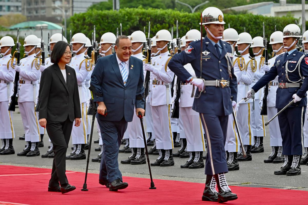 Guatemala’s Leader Vows ‘Solid Diplomatic Relationship’ With Taiwan During Visit