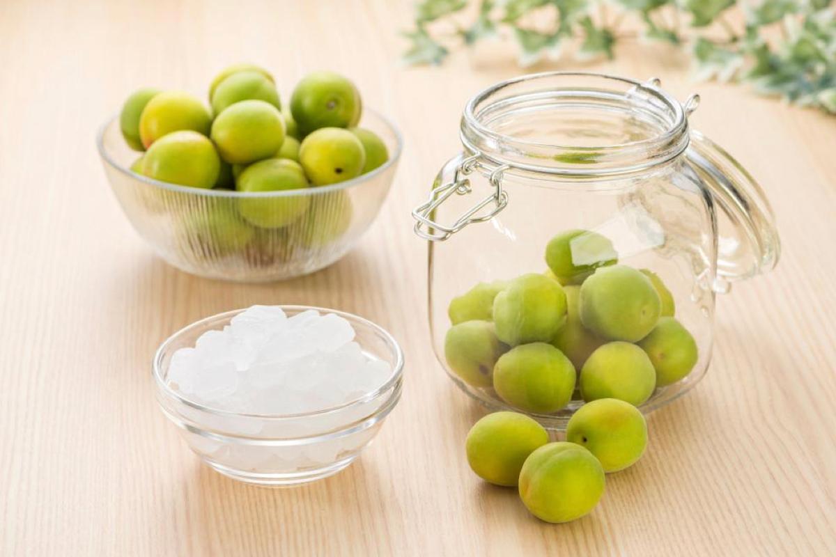 Homemade Plum Wine, Dried Plums Provide Beauty and Anti-Inflammatory Benefits