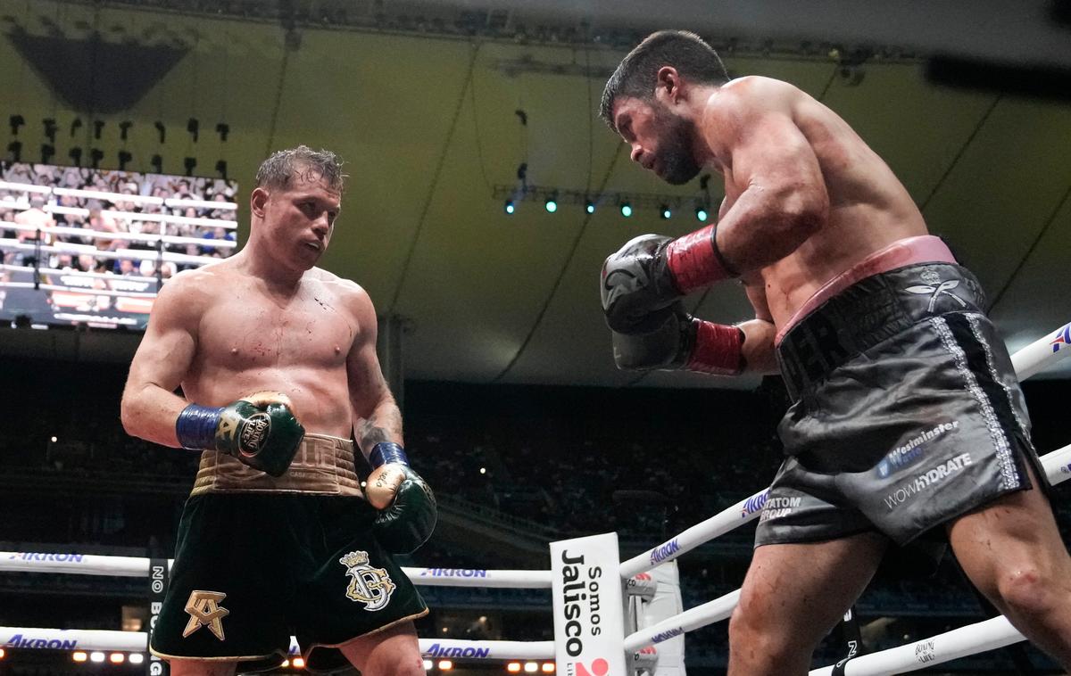 Canelo Beats Ryder by Unanimous Decision in Return to Mexico