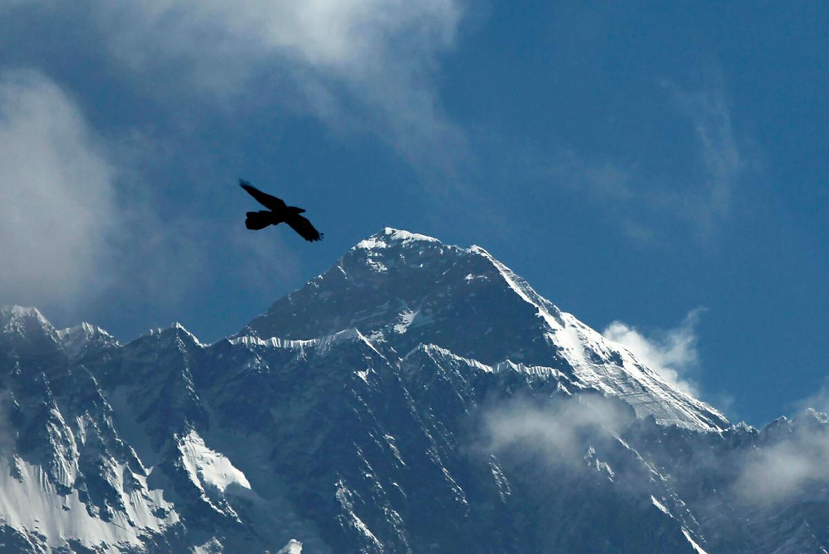 Sherpa Climbs Everest 26th Time, Matching Record Set by Fellow Nepalese Guide