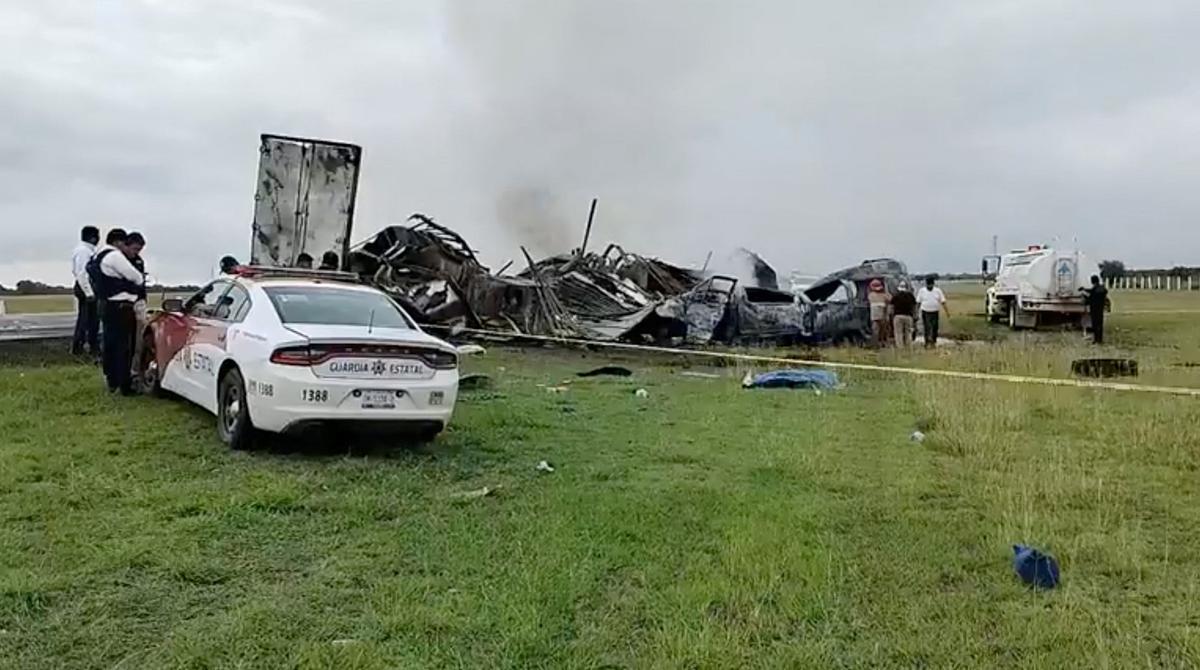 26 People Die in Fiery Crash of Freight Truck and Passenger Van in Northern Mexico