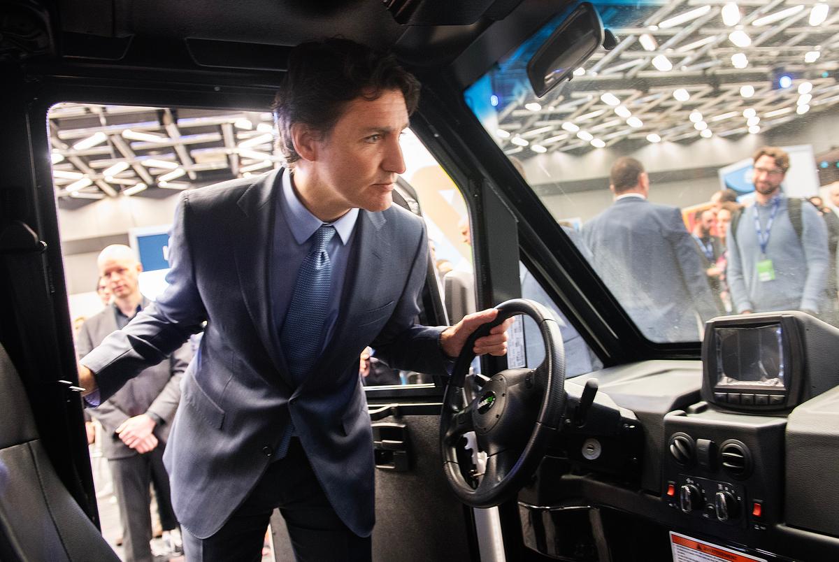 Nearly 75% of Trucking Companies Haven’t Added ‘Green’ Trucks to Fleets Despite Federal Grants: Report
