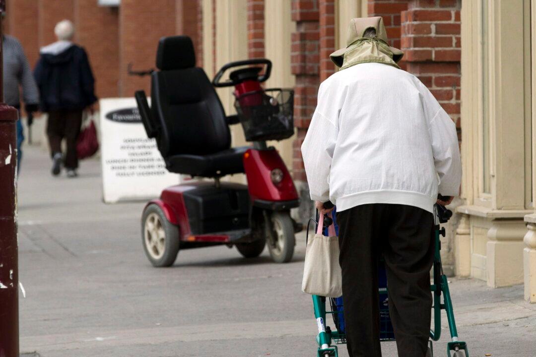Old Age Security Boost Takes Effect July 29: What the Payment Bump Means for You