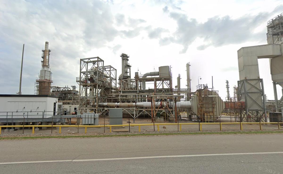 2 Employees Injured in Fire at Refinery in Southern Oklahoma