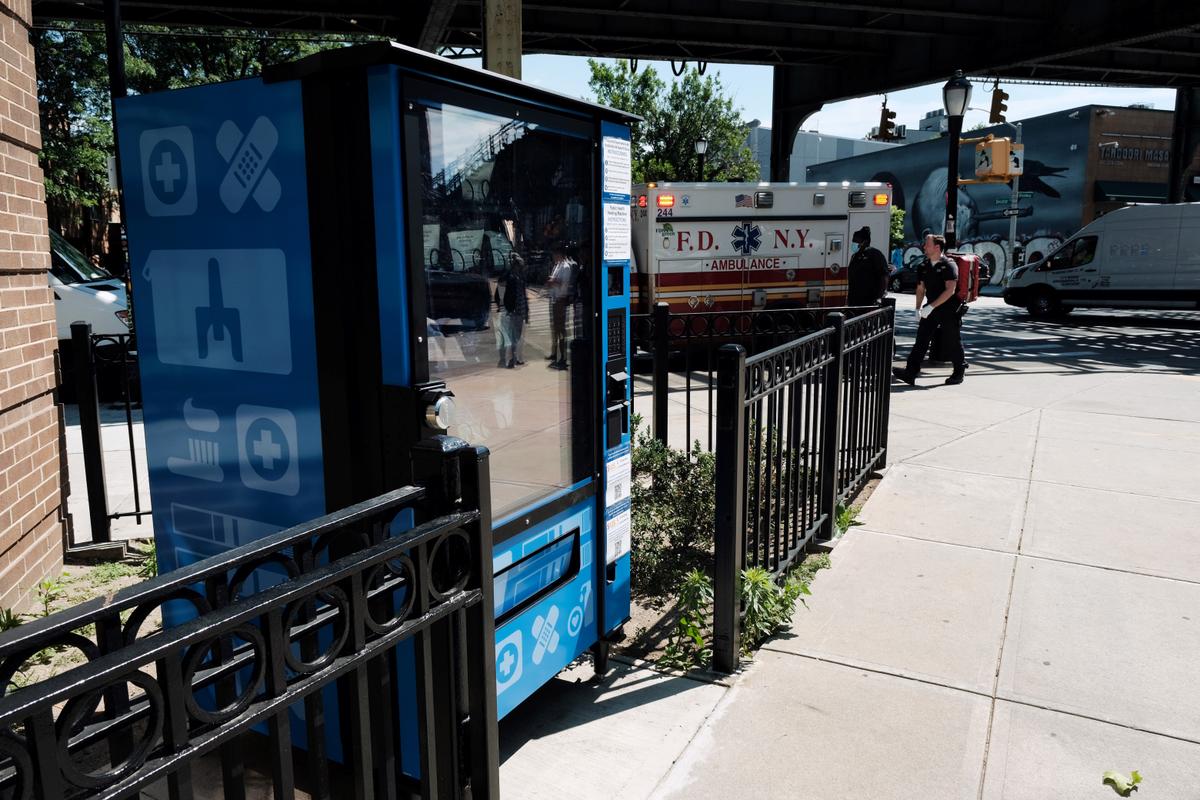 Former Police Commissioner Slams NYC’s Vending Machines for Drug Addicts