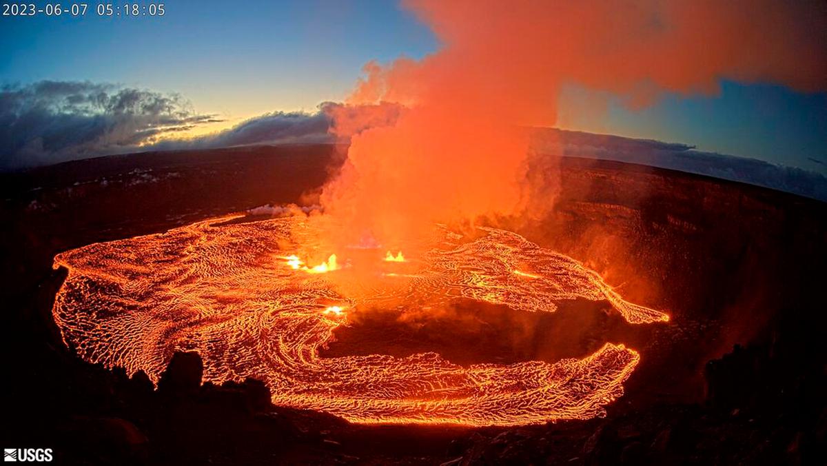 Kilauea, One of the World’s Most Active Volcanoes, Begins Erupting After 3-Month Pause
