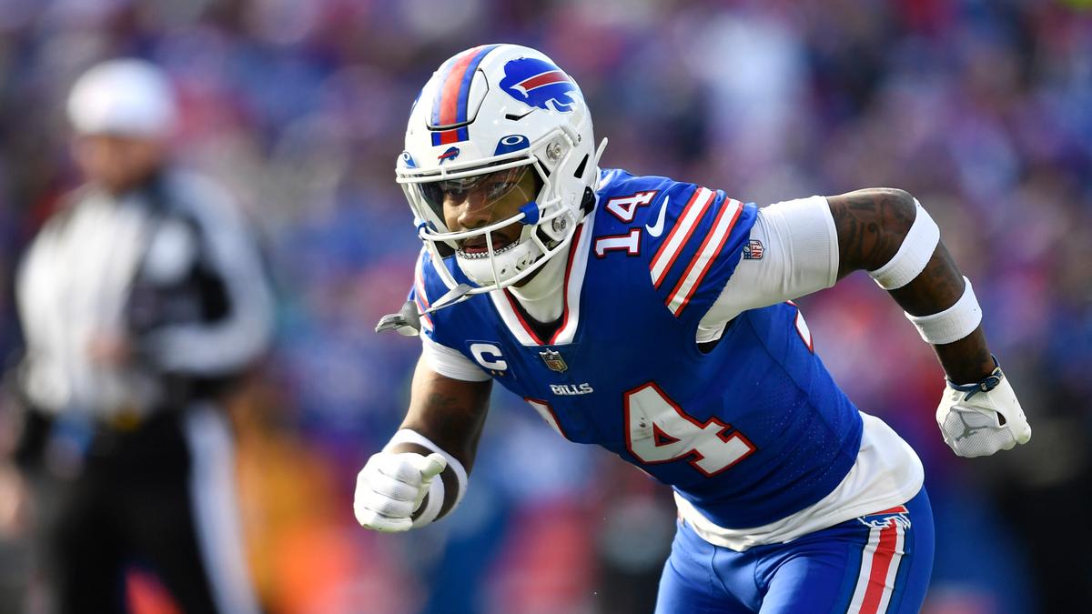 Bills Receiver Stefon Diggs Misses Practice on Opening Day of Mandatory Minicamp