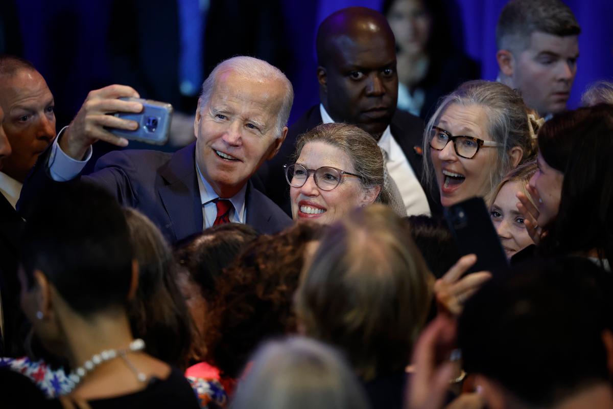Biden Meets Pro-Abortion Groups on Anniversary of Roe v. Wade Reversal