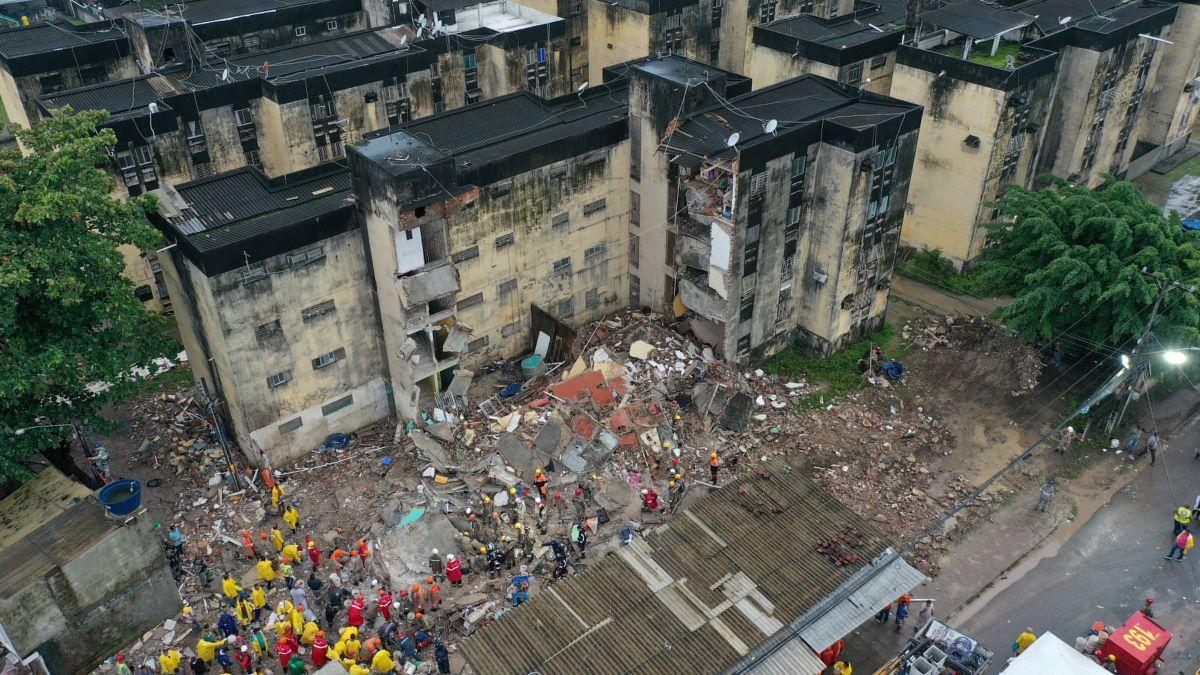At Least 8 Dead After Apartment Building Crumbles in Brazil