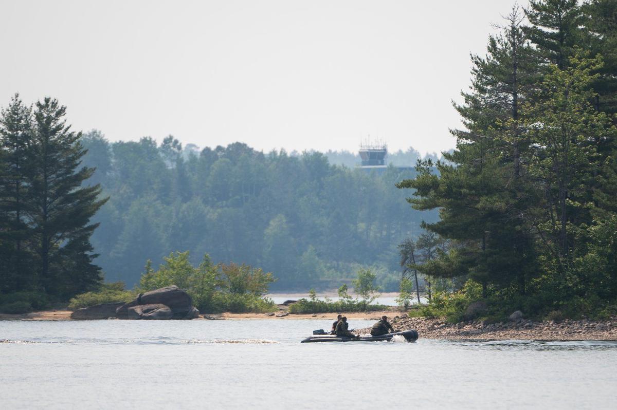 Military Prepares to Pull Crashed Chinook Helicopter From Ottawa River