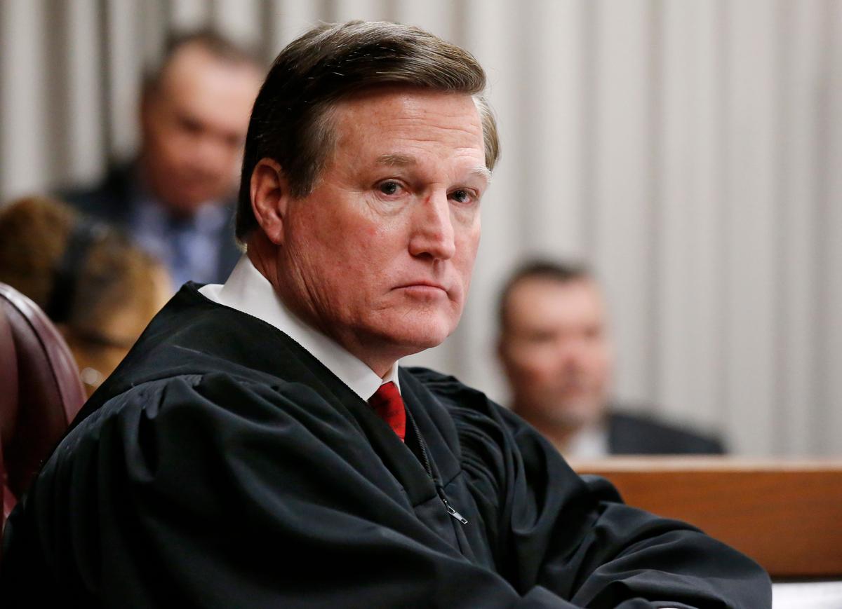 Oklahoma Murder Conviction Reversed Due to Sexual Relationship Between Judge, Prosecutor