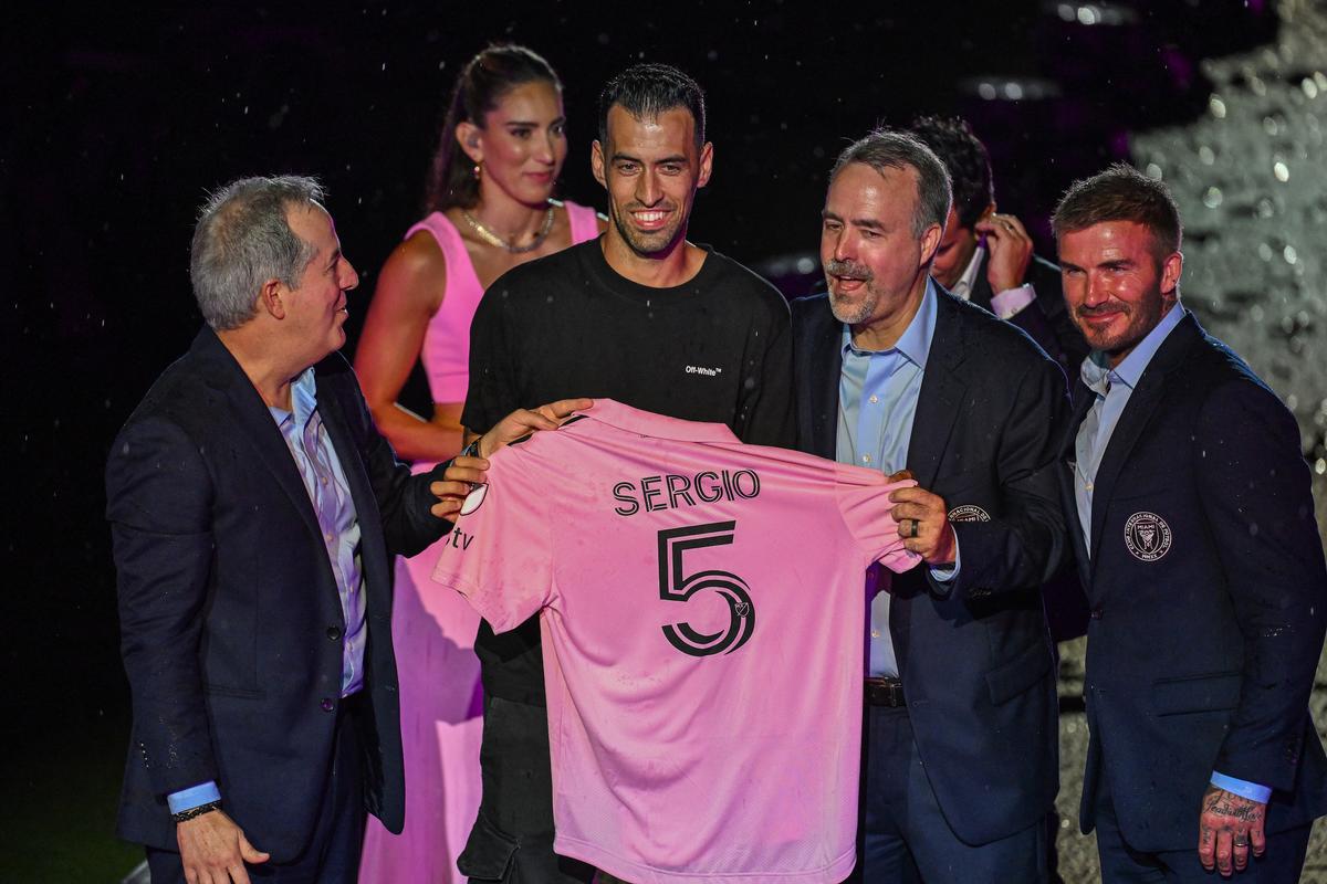 Inter Miami Officially Sign Sergio Busquets to Join Lionel Messi