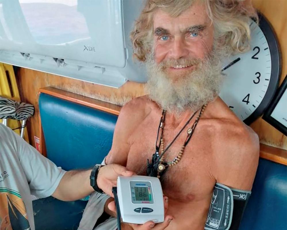 Australian Man and His Dog Rescued by Mexican Tuna Boat After Drifting 3 Months in the Pacific Ocean