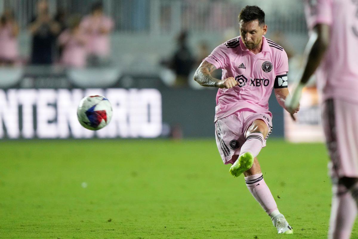 Lionel Messi Scores a Sensational Game-Winning Goal on a Free Kick in His Inter Miami Debut