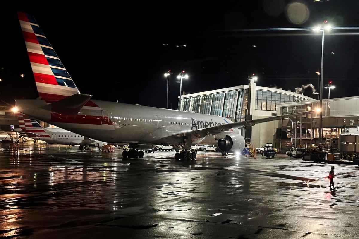 American Airlines Boosts Pilot Contract Offer by $1 Billion