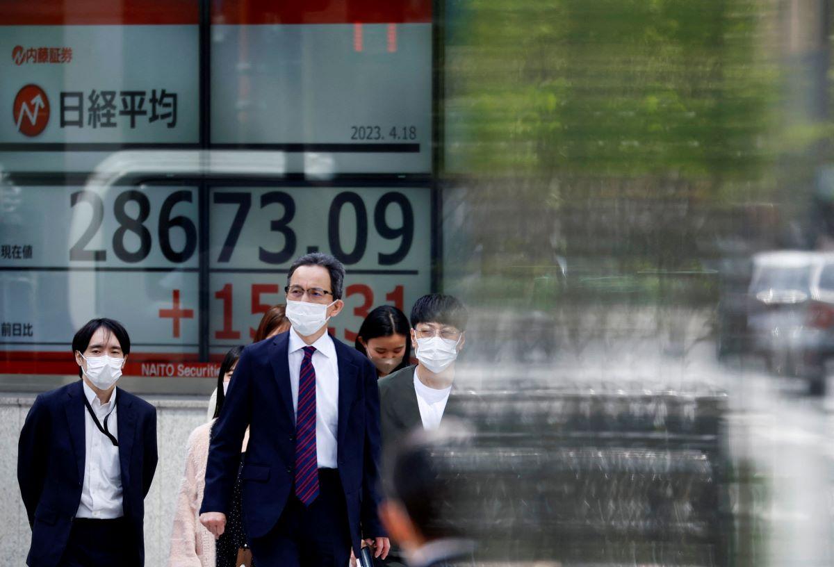Global Stocks Steady Before Busy Week, China Skips Rate Cut
