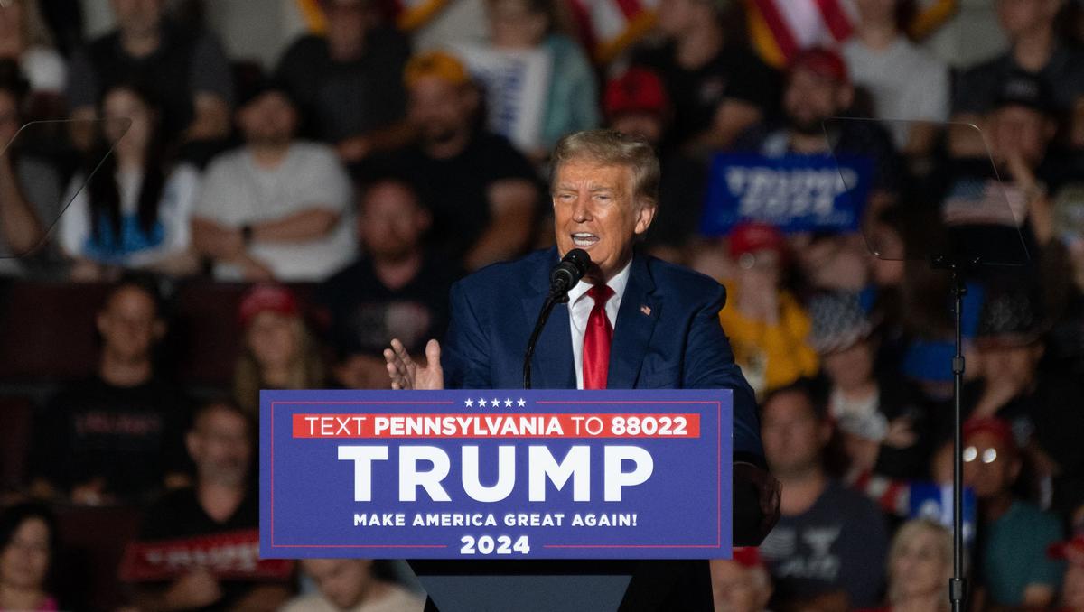 Trump: US Should Halt Aid to Ukraine Amid Biden Corruption Probe