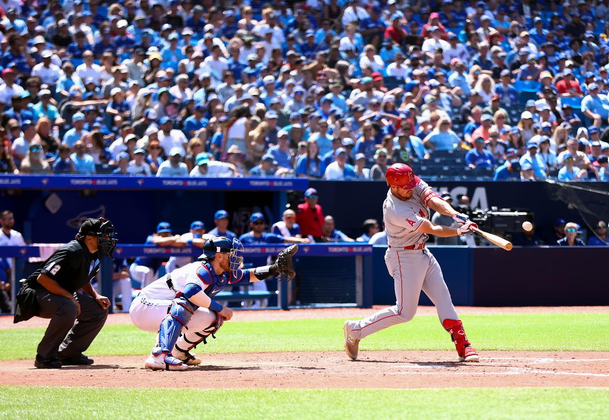 Renfroe Hits 2-run HR in 10th as Angels Beat Blue Jays 3–2 to Avoid Sweep