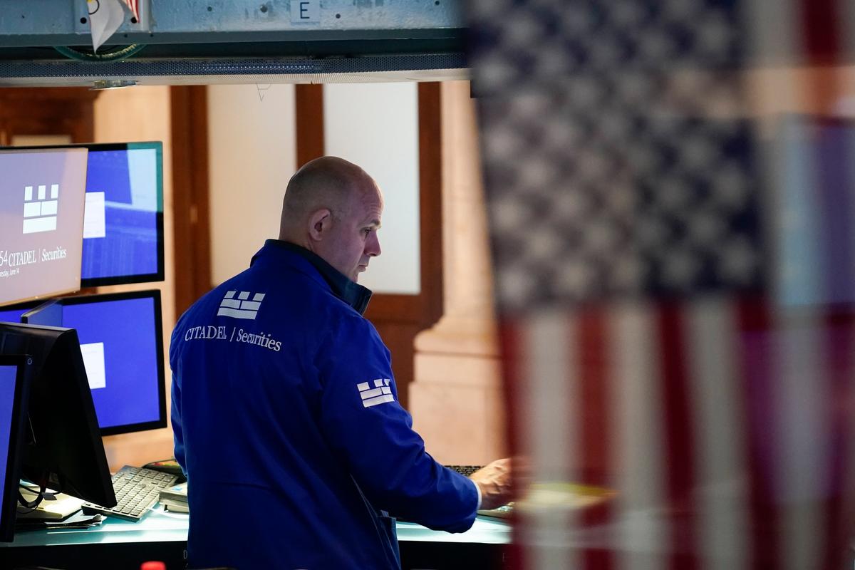Stock Market Today: Rising Big Tech Stocks Help Wall Street Claw Back Half Its Loss From Last Week