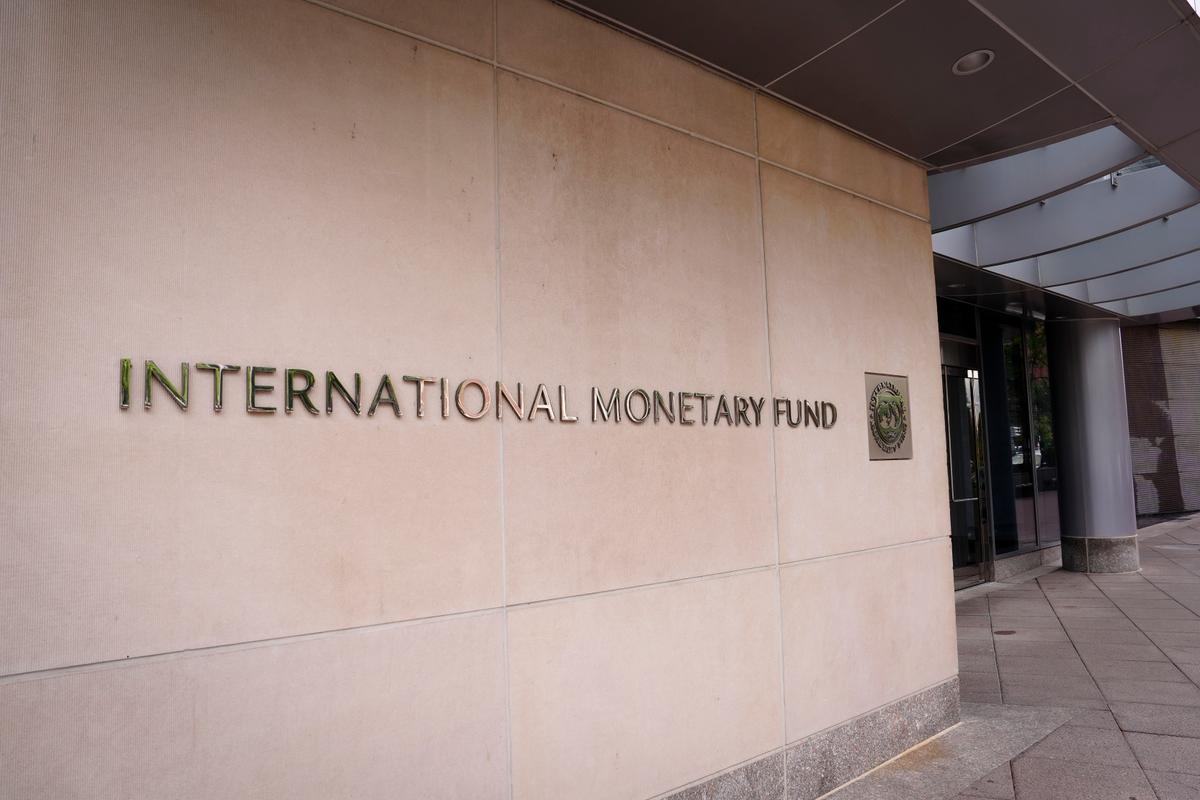 IMF Approves a $7 Billion Loan for Pakistan to Help Ailing Economy