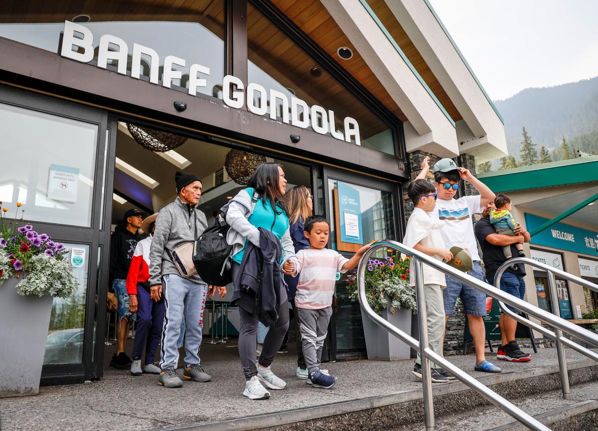 Tourists Stranded in Banff Gondola Cabins After Power Outage