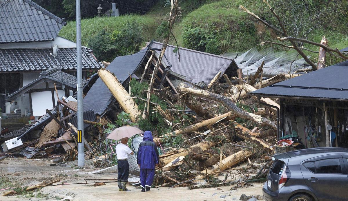 Typhoon Lan Makes Landfall in Japan, Thousands Urged to Seek Safety