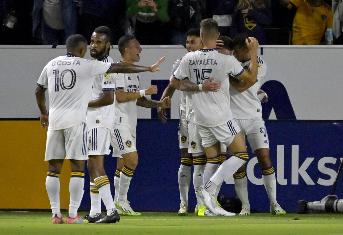 Tyler Boyd, Galaxy Take Advantage of Short-Handed Fire