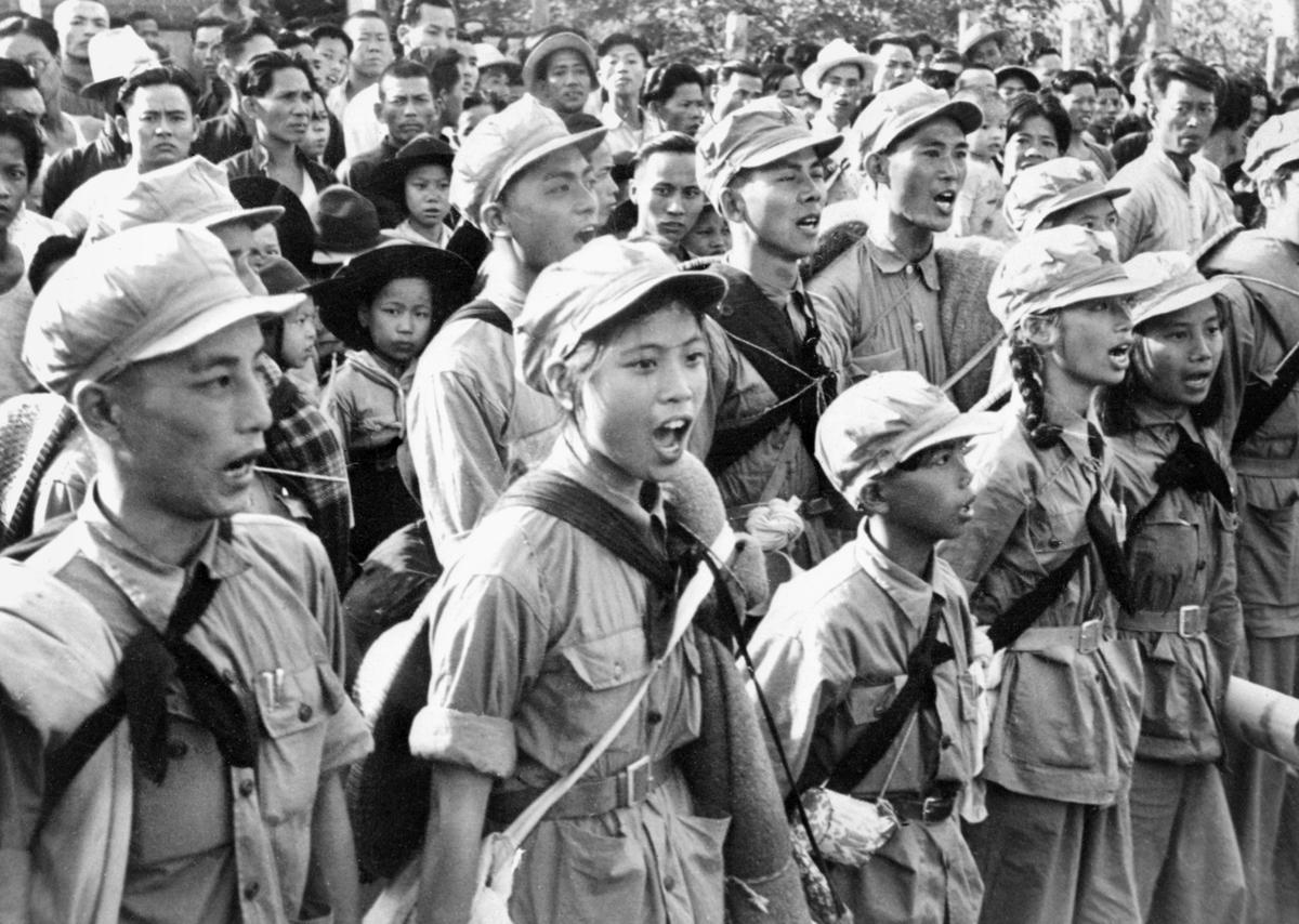 ‘Father and Mother Are Dear, but Dearer Still Is Chairman Mao’