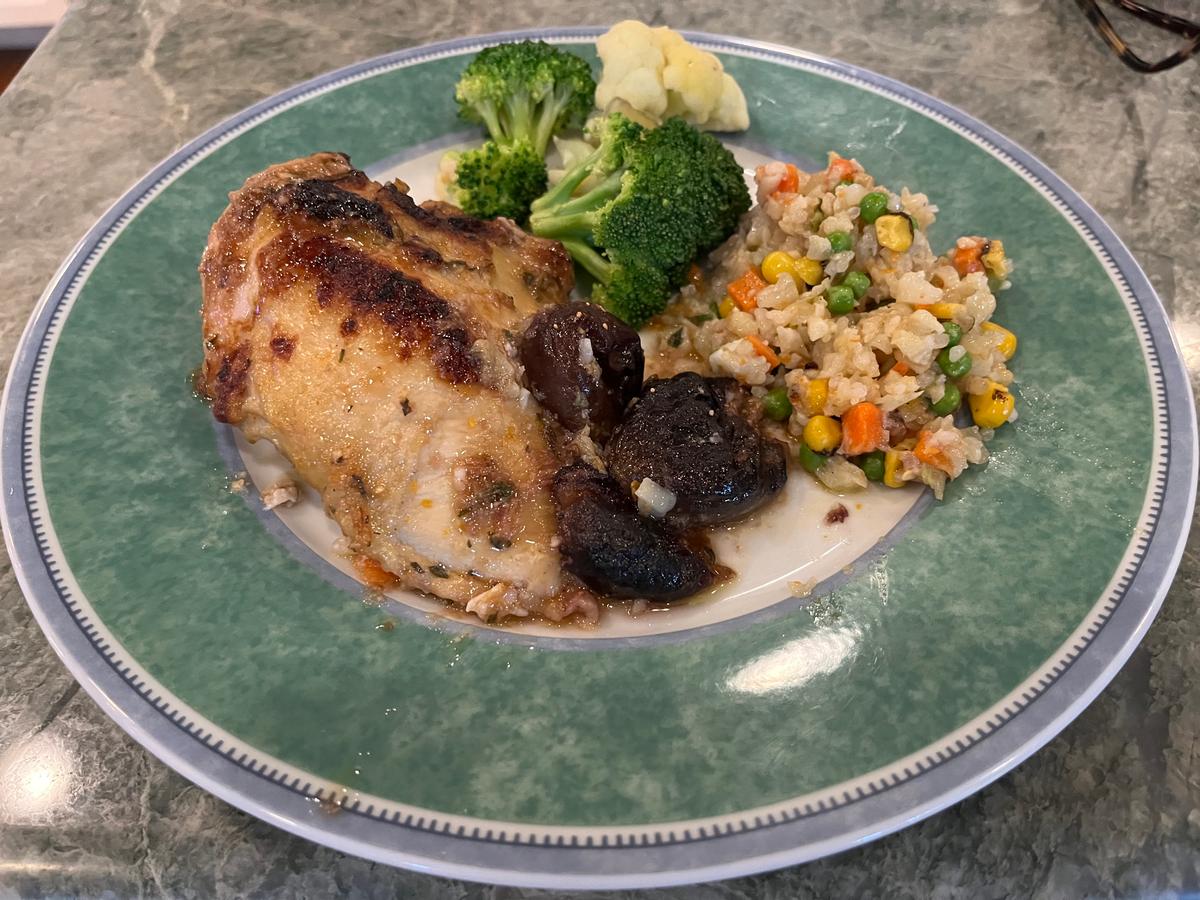 This Simple Autumnal Chicken Dish Features Fresh Figs