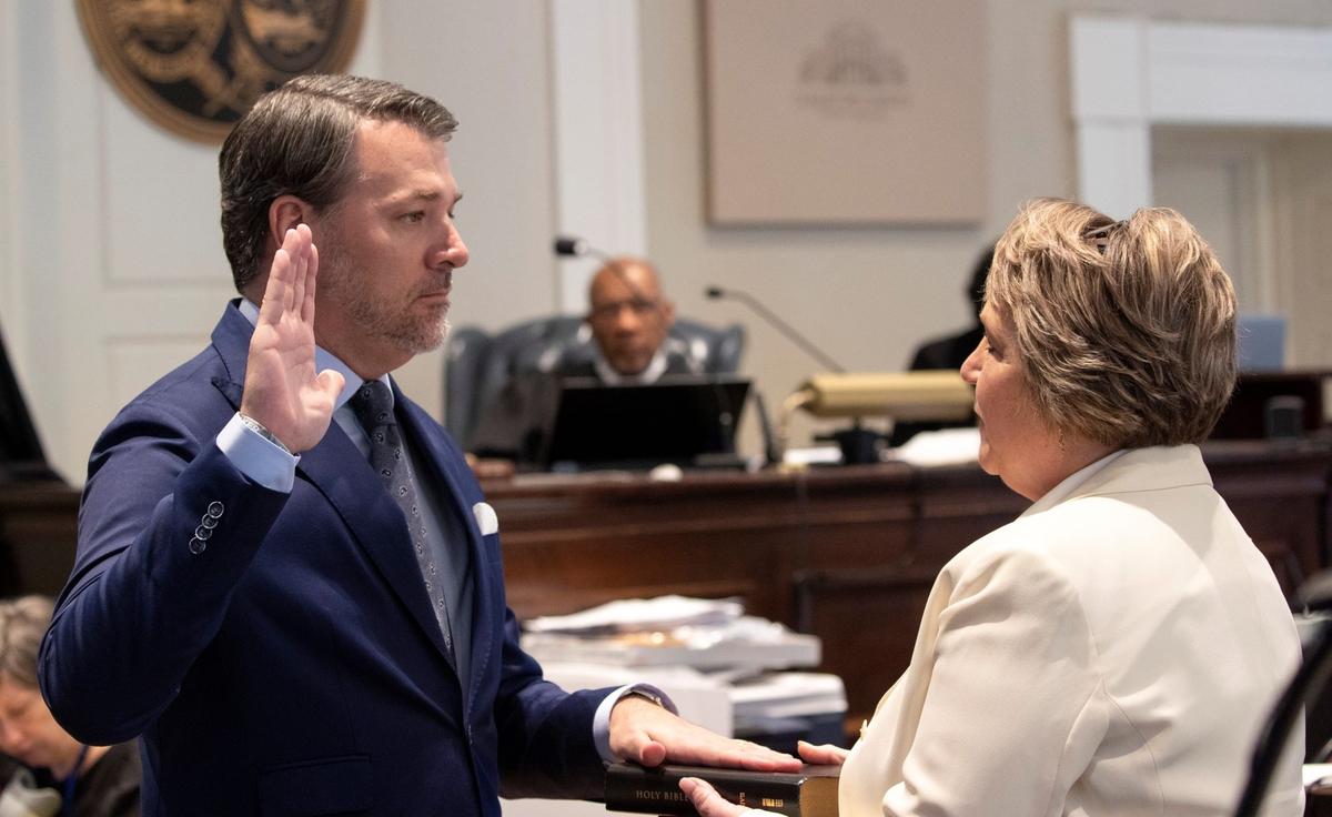 Alex Murdaugh’s Lawyers Want a New Trial; They Say the Court Clerk Told Jurors Not to Trust Him