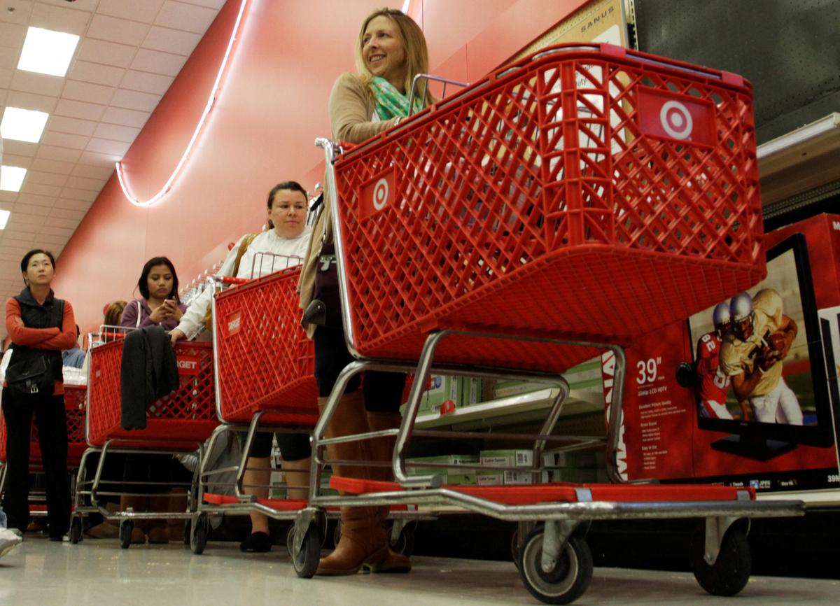 Target to Hire 100,000 Workers for Holiday Season, Start Promotions in October