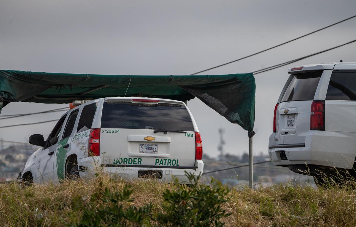 US Citizen Arrested After 9 Illegal Immigrants Found Inside Fake Delivery Van